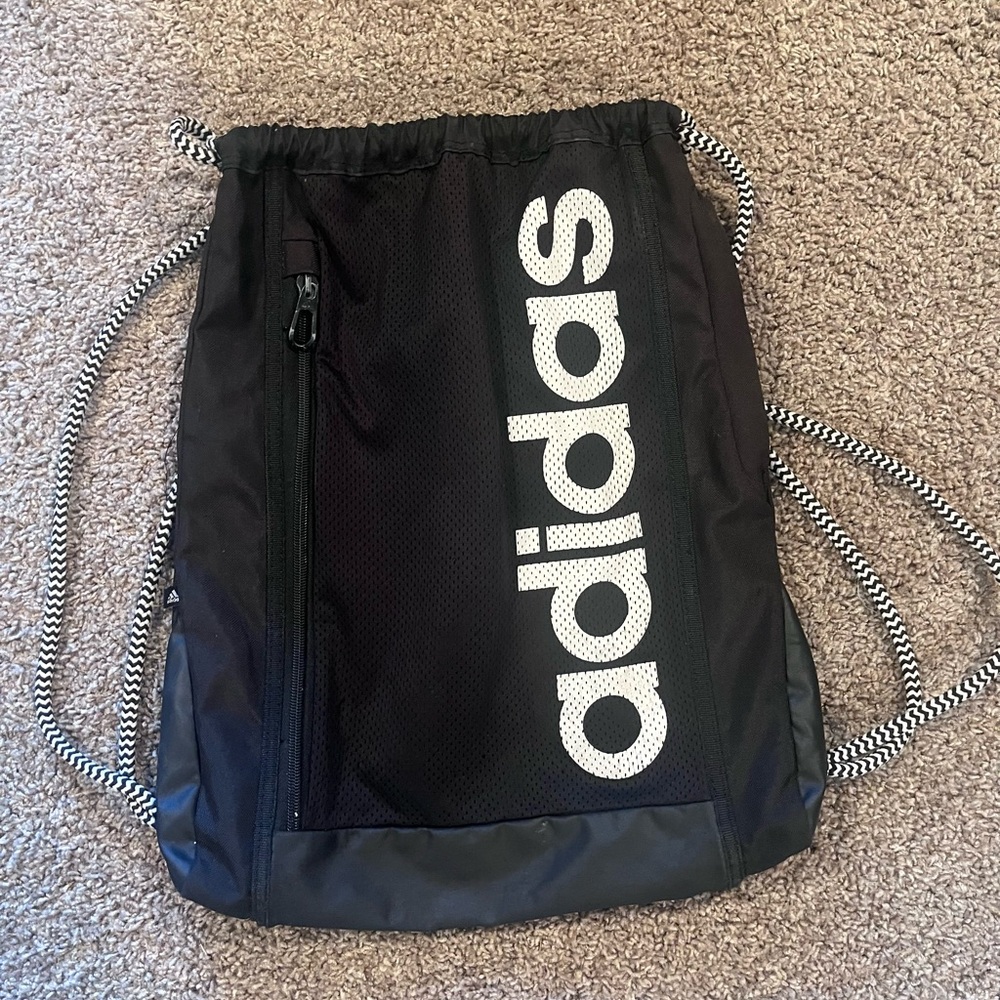 ADIDAS Draw String Backpack Bag Black White Athleticwear Sport Zipper Pockets